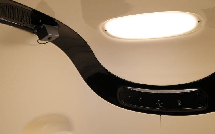 Nine Hours Hamamatsucho sleep-tracking device inside a capsule