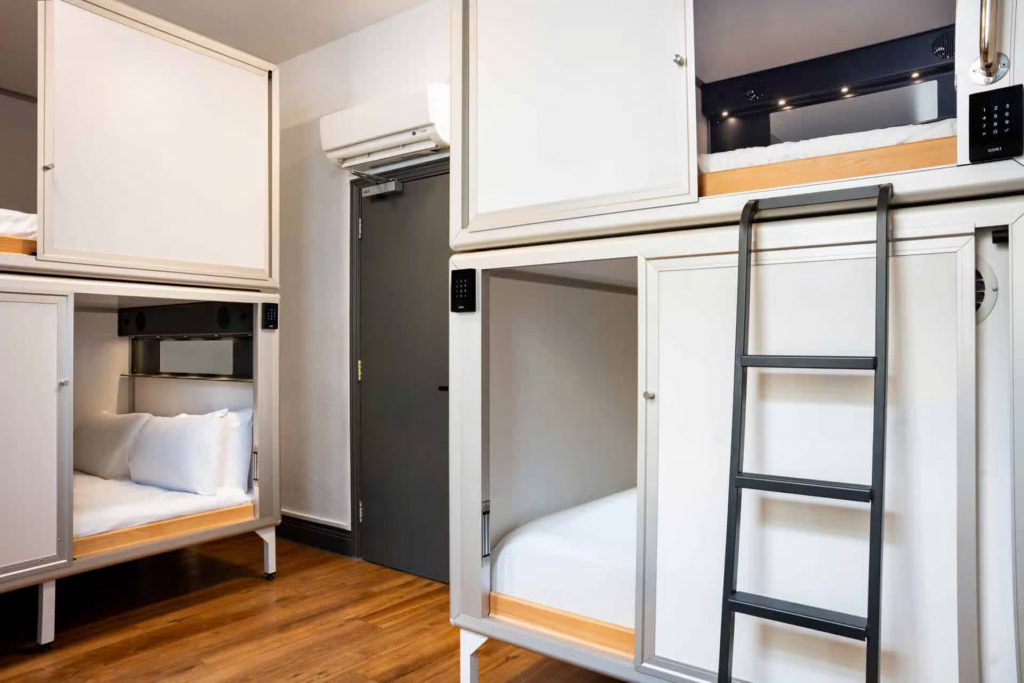 The St. Christopher's London Bridge – The Village room with capsules inside